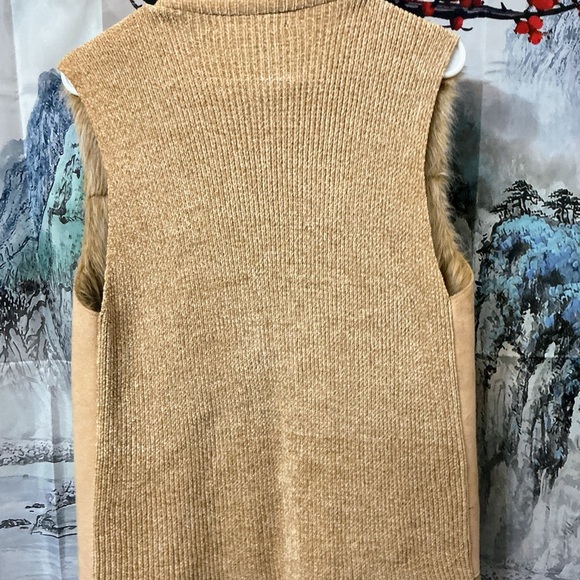 Lisa International Beige Vest - Picture 4 of 4